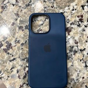 iPhone 13 Pro Silicone Case with MagSafe - Abyss Blue